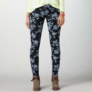 NWOT. American Eagle 0 Floral Print Skinny Strech Jeggings.